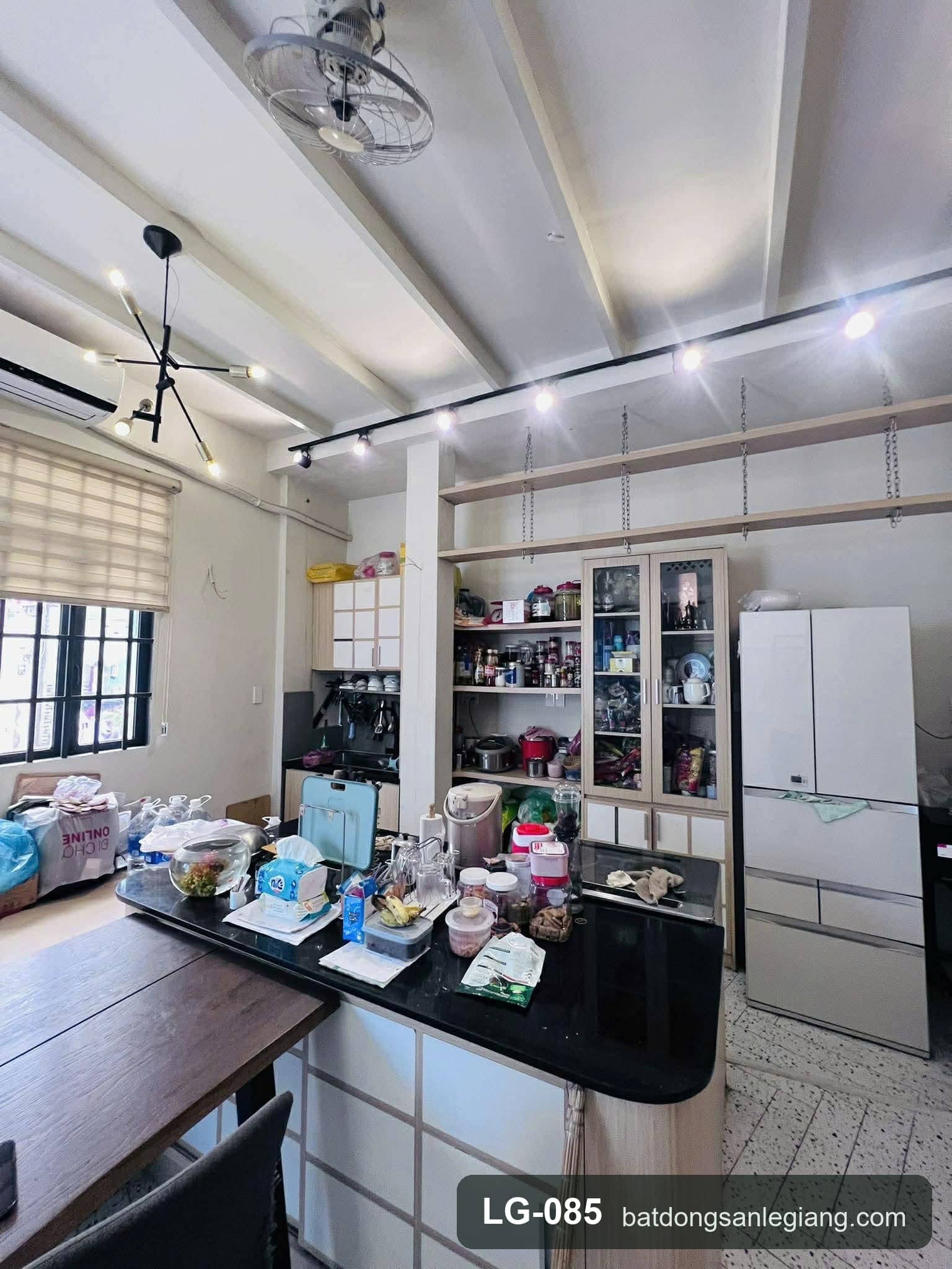LG-085 Khu bếp — nhà bán Hạnh Thông Gò Vấp Khu bếp — nhà bán Hạnh Thông Gò Vấp