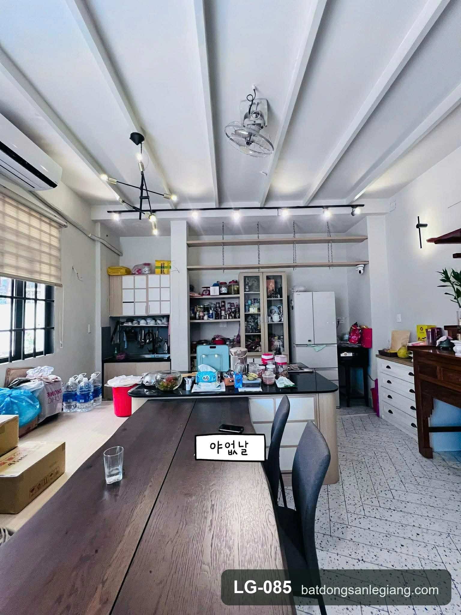 LG-085 Khu bếp — nhà bán Hạnh Thông Gò Vấp Khu bếp — nhà bán Hạnh Thông Gò Vấp