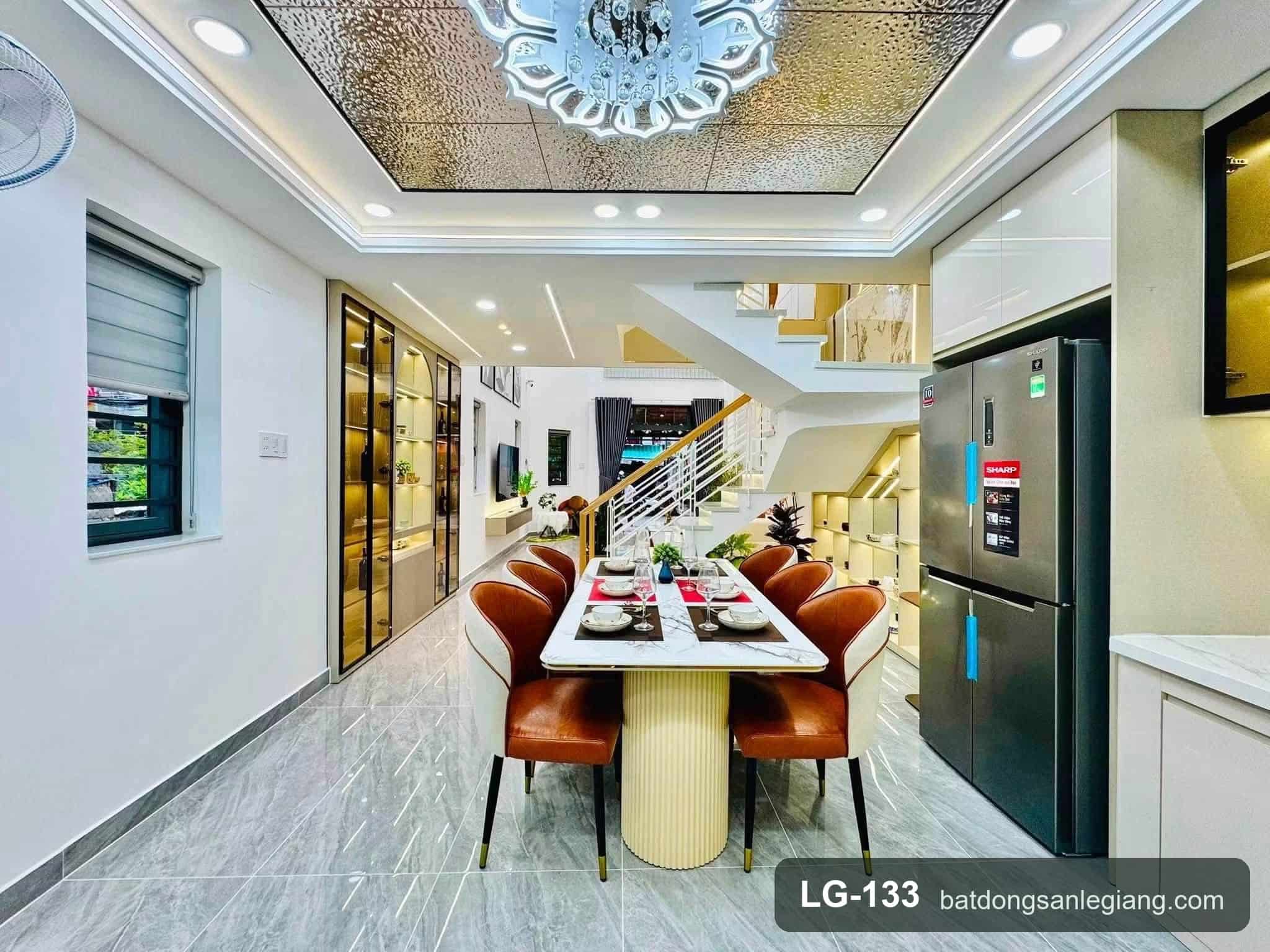 LG-133 Phòng khách — nhà bán Phạm Văn Chiêu Gò Vấp Phòng khách — nhà bán Phạm Văn Chiêu Gò Vấp